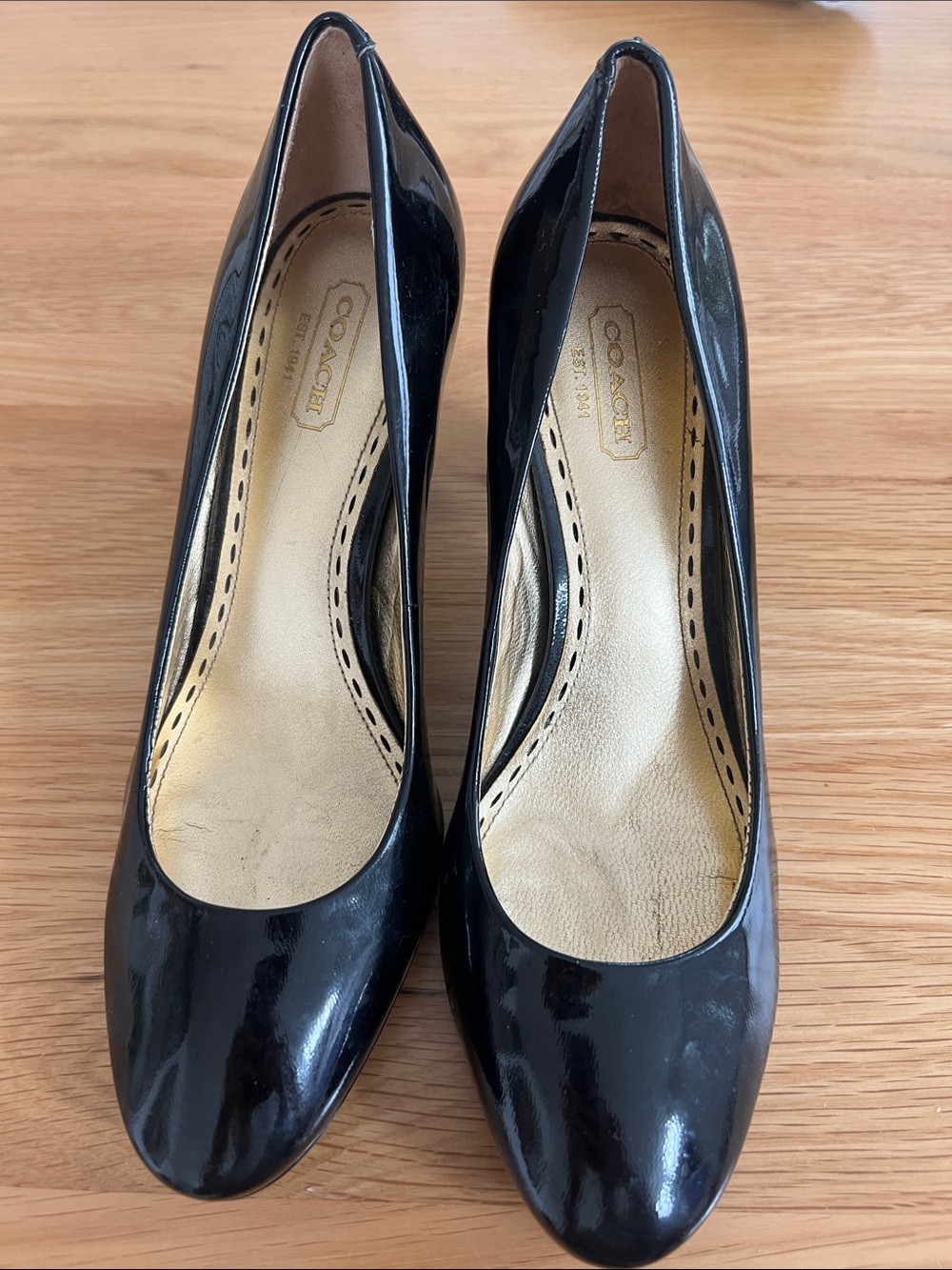 COACH Black Patent Leather Round-Toe Pumps